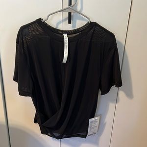 NWT Lululemon Lightweight Mesh Reversible Yoga Tee Size 12